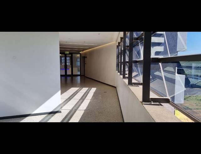 192M² OFFICE FOR SALE IN LA LUCIA RIDGE